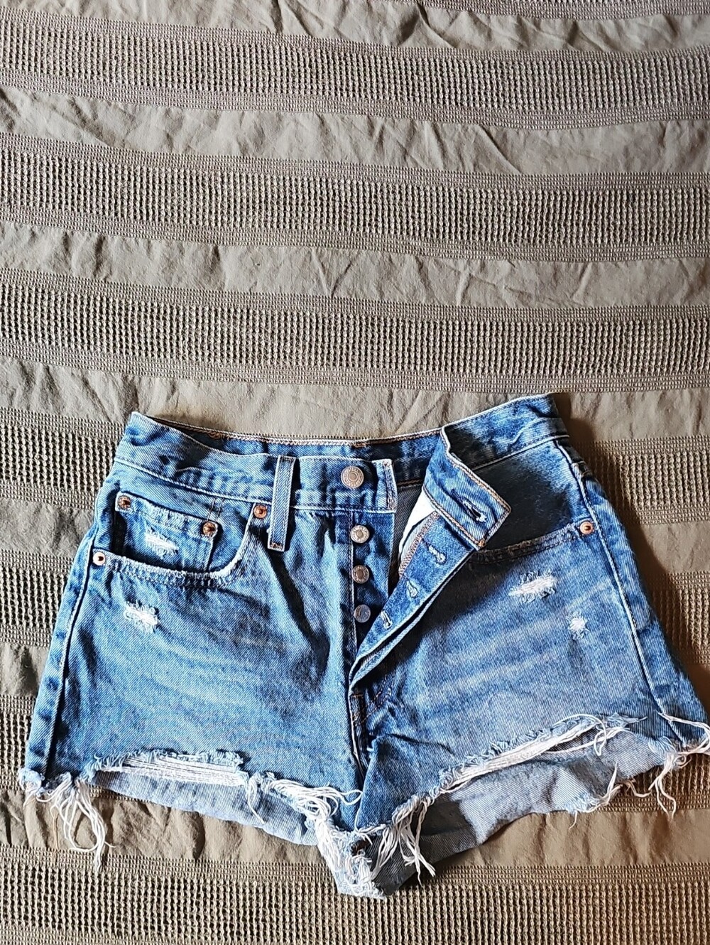 Levi's High-Waist Distressed Denim Women’s Shorts - Blue